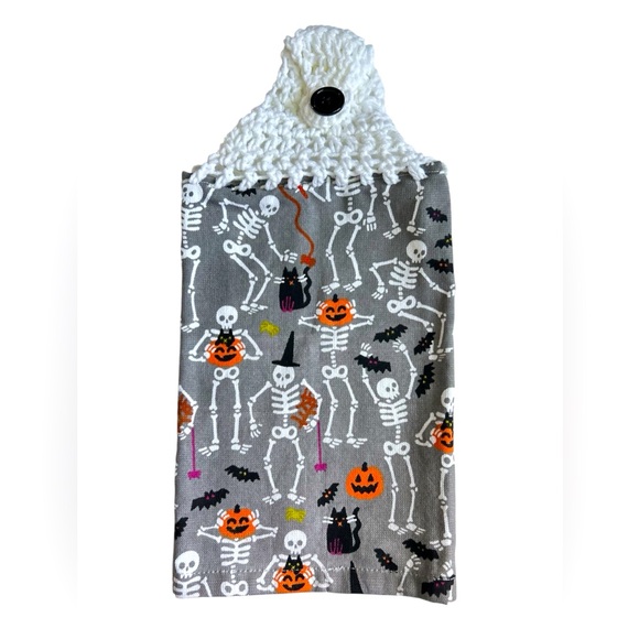 HAND CRAFTED Halloween Crocheted Top Hanging Kitchen or Bathroom Hand Towel - Picture 3 of 8